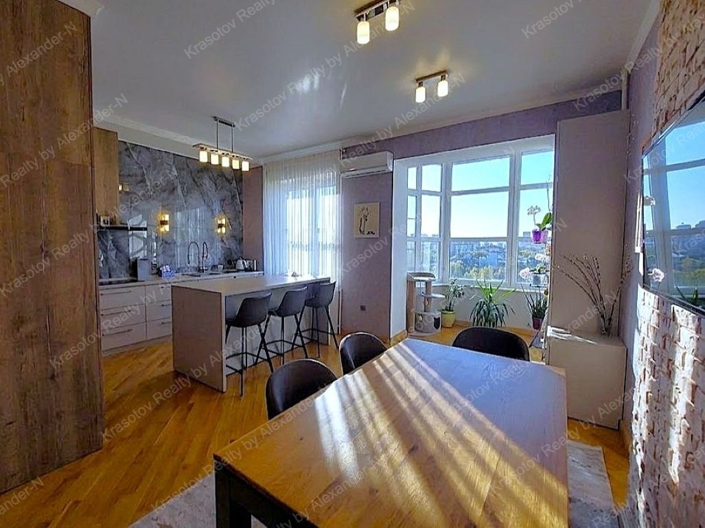 продажа многокомнатной квартиры номер A-174795 в Приморском районе, фото номер 32